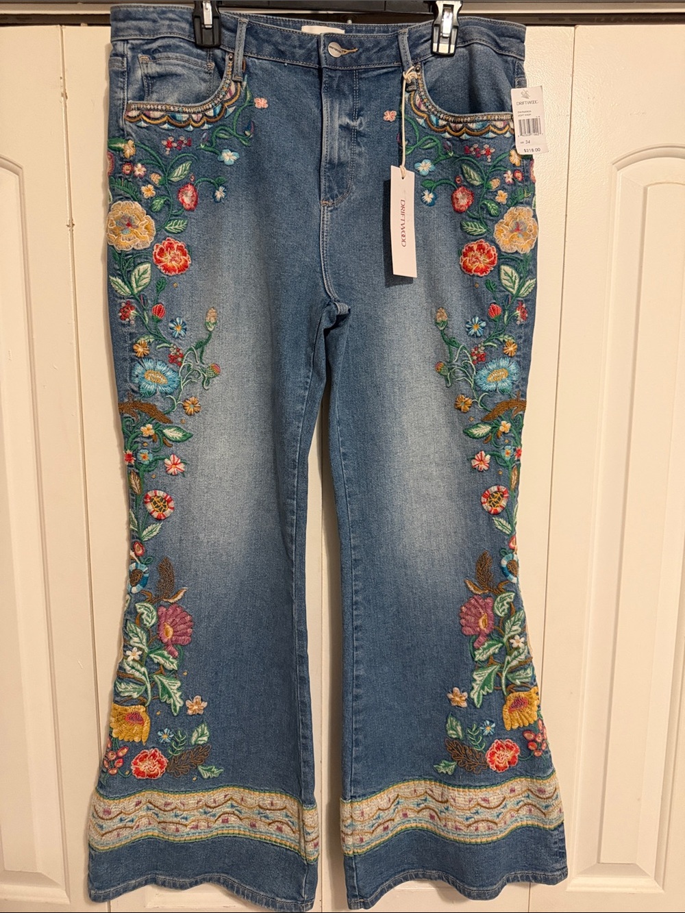NWT Driftwood Embroidered Floral Bootcut Jeans - Blue